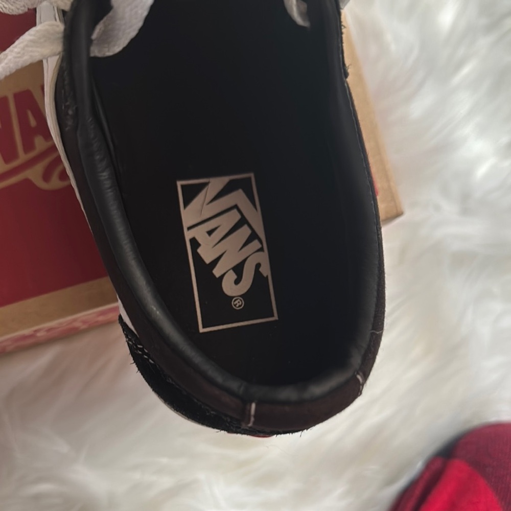 Vans Black and White Sneakers - Picture 12 of 13